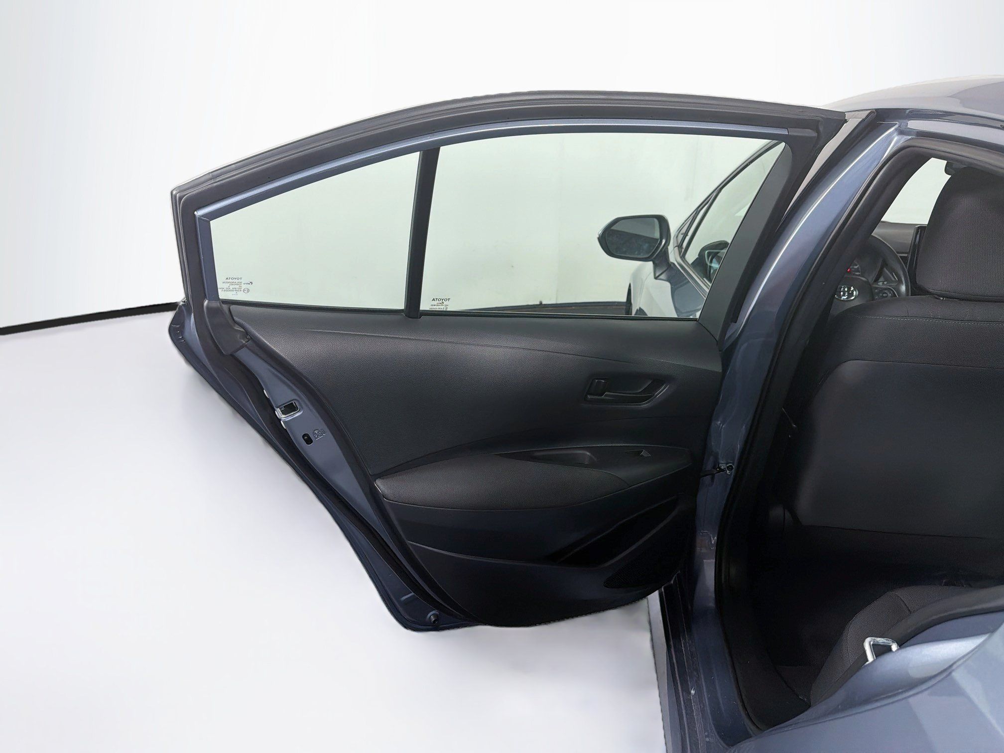 Used 2025 Toyota Corolla LE FWD image 26