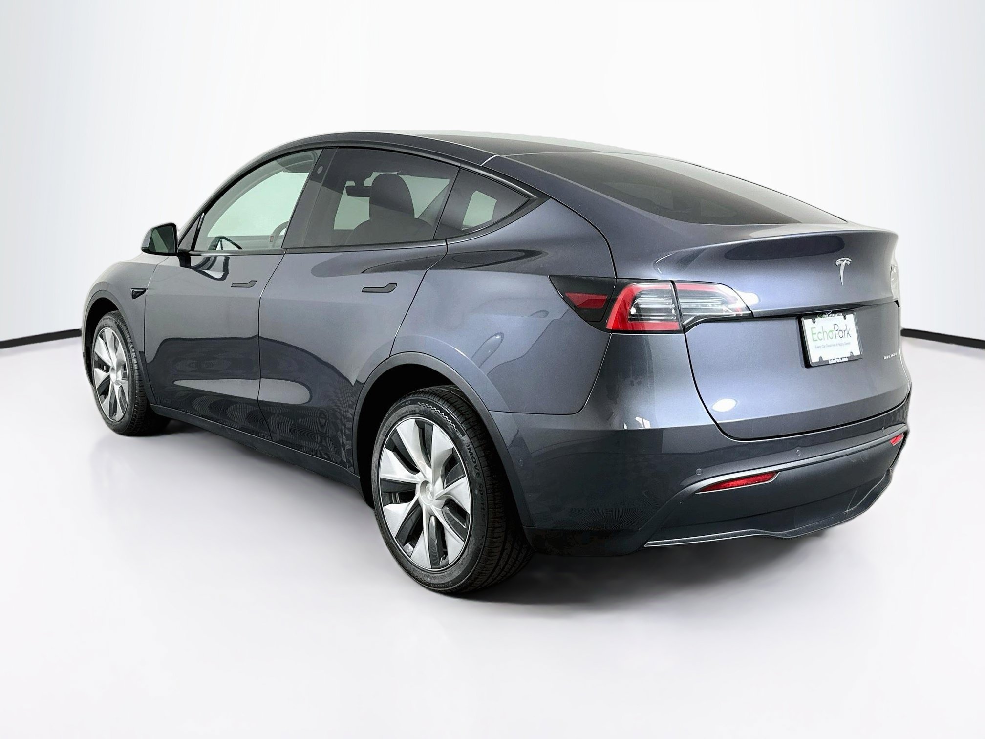 Used 2022 Tesla Model Y Long Range AWD/4WD image 5