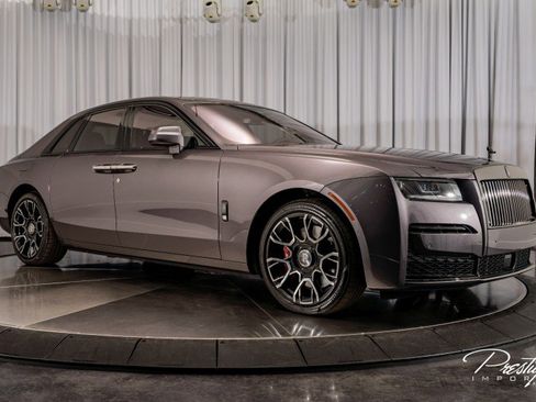 Used 2022 Rolls-Royce Ghost Black Badge image 24