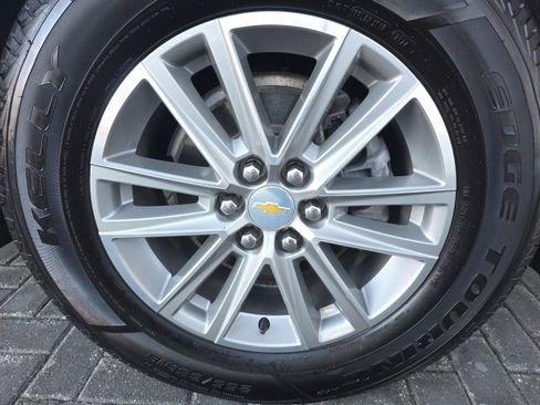 Used 2022 Chevrolet Traverse LT image 7