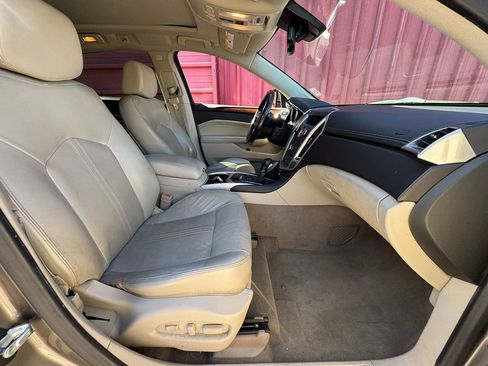 Used 2011 Cadillac SRX Luxury image 6