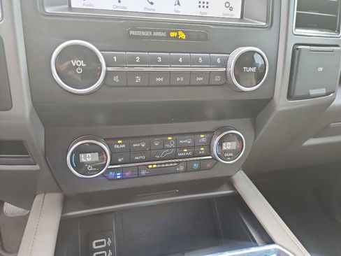 Used 2019 Ford Expedition XLT w/ Equipment Group 202A RWD image 26