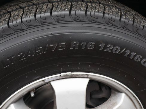 Used 2016 Mercedes-Benz Sprinter 2500 image 40