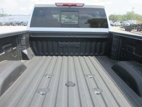 New 2026 GMC Sierra 3500 SLT w/ SLT Premium Package AWD/4WD image 7