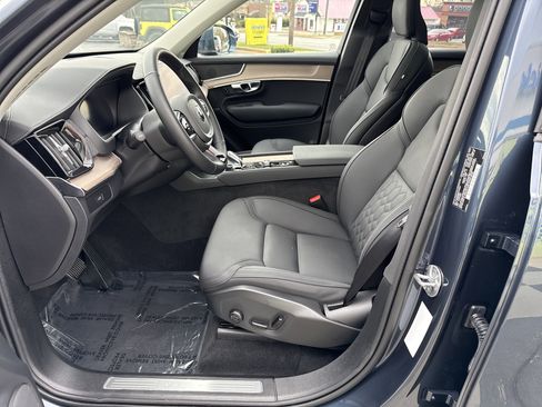 Used 2025 Volvo XC90 B6 Plus image 14