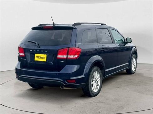 Used 2018 Dodge Journey SXT image 4
