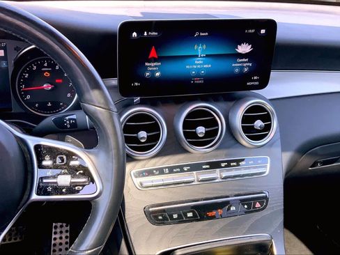 Used 2022 Mercedes-Benz GLC 300 4MATIC image 7