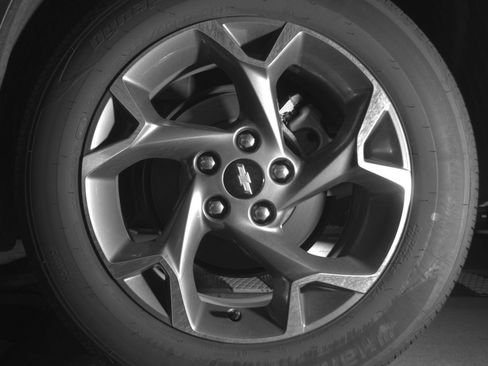 Used 2025 Chevrolet Trax LT FWD image 17