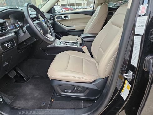 Used 2024 Ford Explorer XLT w/ Equipment Group 202A image 11