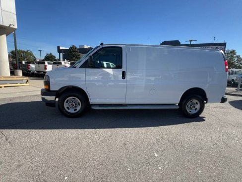 Used 2024 GMC Savana 2500 w/ Driver Convenience Package image 9