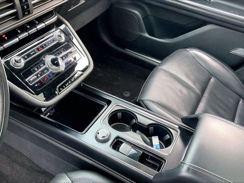 Used 2022 Lincoln Corsair AWD w/ Premium Package image 15