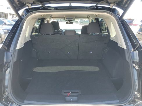 Certified 2025 Nissan Rogue SV FWD image 15