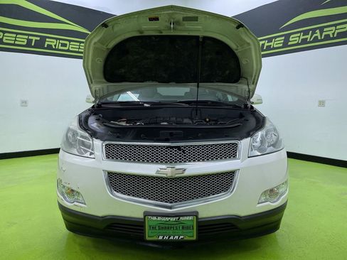 Used 2011 Chevrolet Traverse LTZ image 4