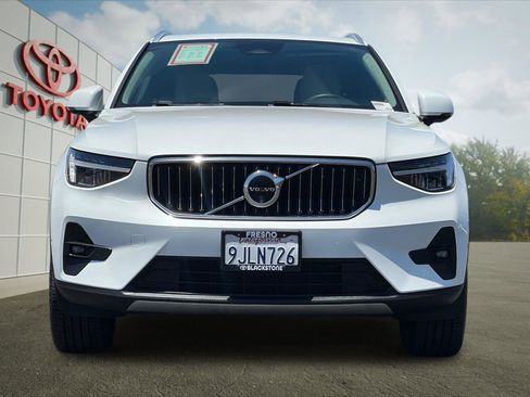 Used 2024 Volvo XC40 B5 Plus AWD/4WD image 8