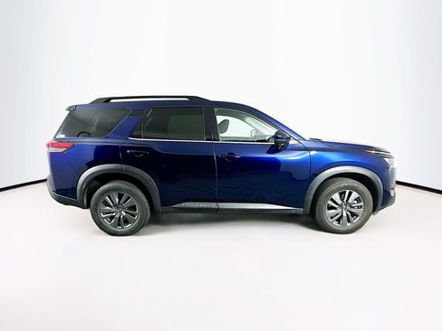 Used 2025 Nissan Pathfinder SV AWD/4WD image 10