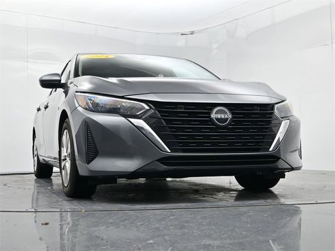 Used 2024 Nissan Sentra S image 32