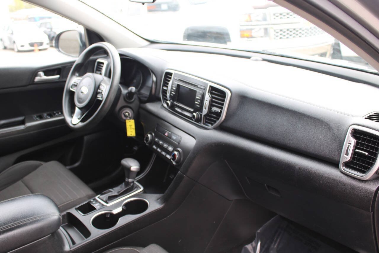 Used 2018 Kia Sportage LX AWD/4WD image 13