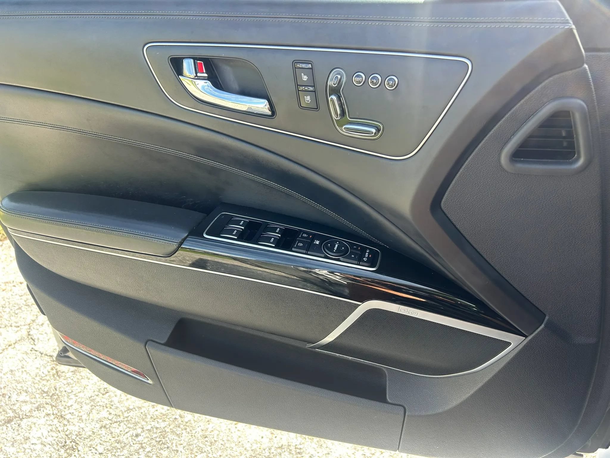 Used 2016 Kia K900 Luxury RWD image 6