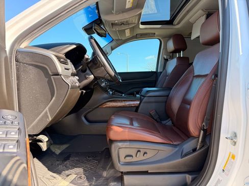 Used 2019 Chevrolet Tahoe Premier w/ Premier Plus Edition image 25