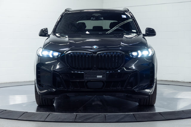 Certified 2025 BMW X5 xDrive40i w/ M Sport Package AWD/4WD image 5
