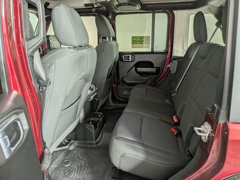 Certified 2021 Jeep Wrangler Unlimited Sport image 33