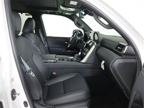 New 2026 Lexus LX 700h Luxury image 13