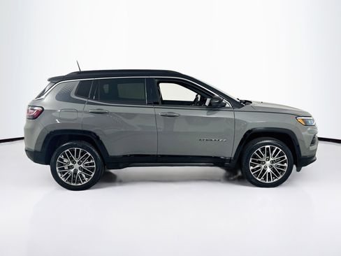 Used 2023 Jeep Compass Limited w/ Elite Group AWD/4WD image 4
