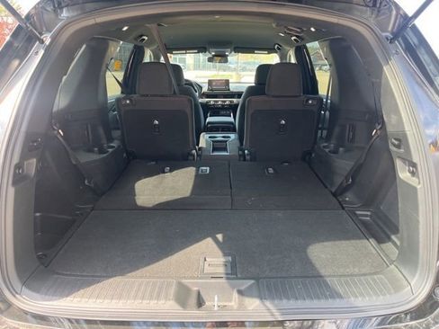 Used 2023 Honda Pilot Sport image 17
