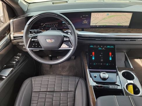 Used 2025 Cadillac Escalade ESV Premium Luxury Platinum w/ LPO, Floor Liner Package AWD/4WD image 11