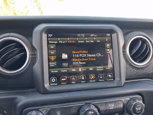 Used 2019 Jeep Wrangler Unlimited Sahara AWD/4WD image 25