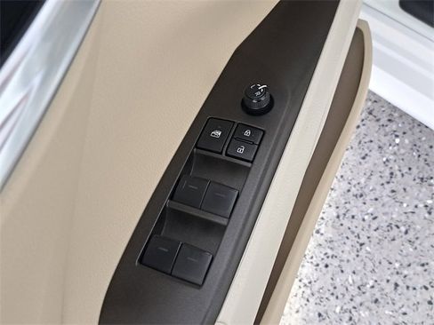 Used 2023 Toyota Camry LE image 22