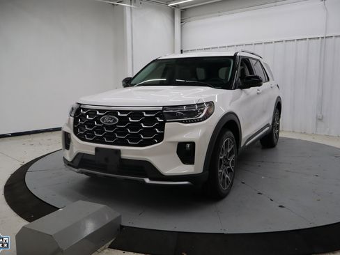 Certified 2025 Ford Explorer Platinum w/ Ultimate Package AWD/4WD image 10