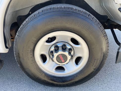 Used 2023 GMC Savana 3500 LS w/ Chrome Appearance Package image 13