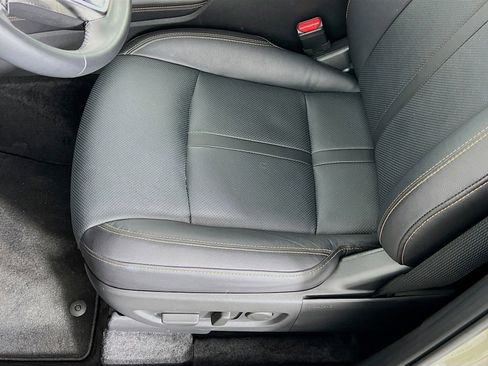 Used 2025 MAZDA CX-70 Plug-In Hybrid w/ Premium Pkg image 4