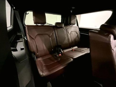 Used 2022 Ford Expedition Max Limited image 31
