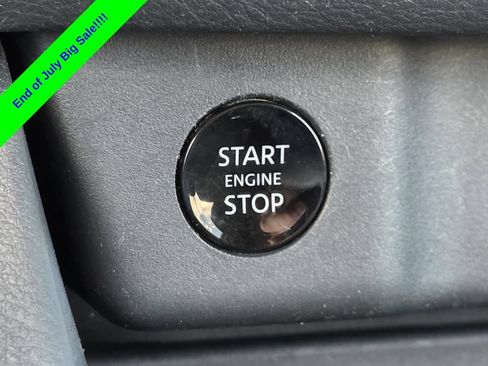 Used 2024 Nissan Rogue S FWD image 18