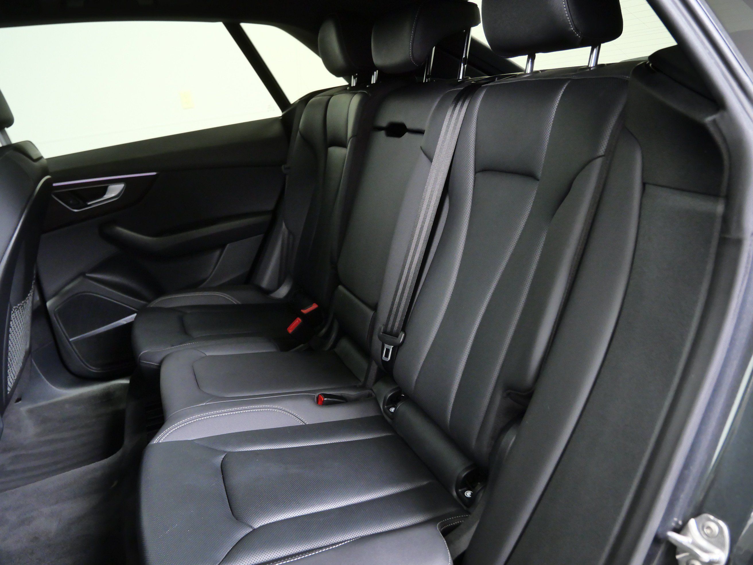 Used 2019 Audi Q8 Premium Plus w/ Premium Plus AWD/4WD image 17