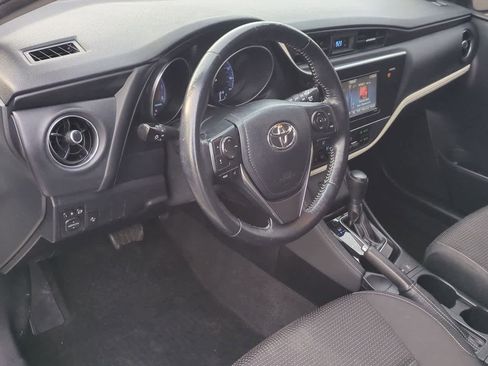 Used 2017 Toyota Corolla iM image 2