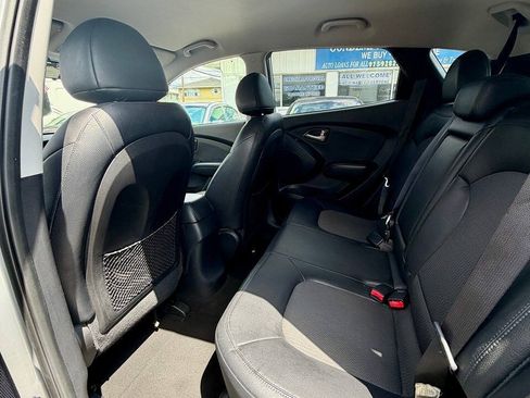 Used 2011 Hyundai Tucson GLS AWD/4WD image 17