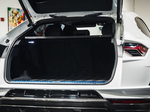 Used 2023 Lamborghini Urus Performante image 45