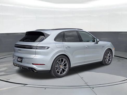Certified 2026 Porsche Cayenne E-Hybrid AWD/4WD image 8