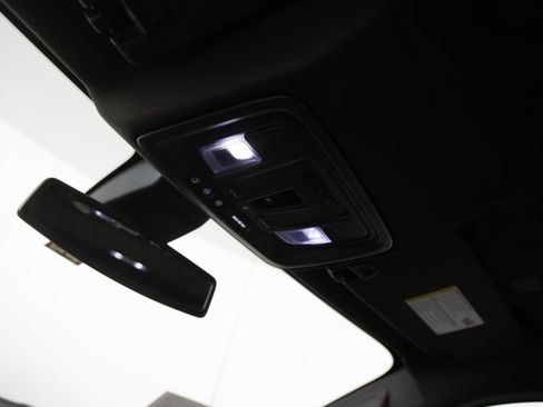 Used 2021 GMC Sierra 1500 SLT image 16