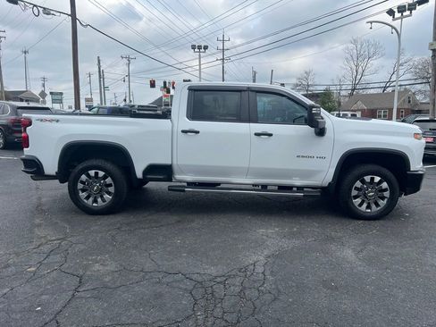 Used 2022 Chevrolet Silverado 2500 Custom w/ Custom Convenience Package image 5