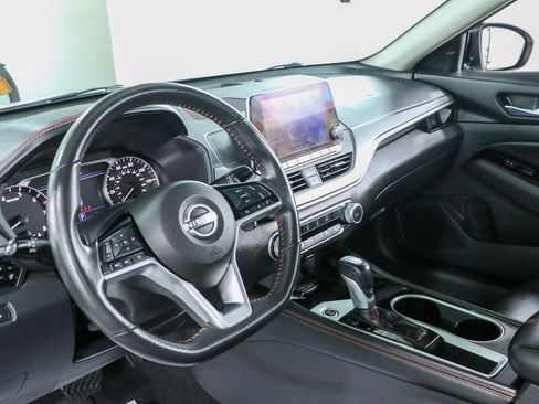 Used 2024 Nissan Altima 2.5 SR FWD image 22