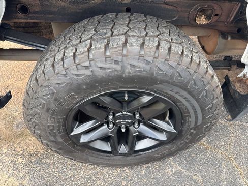 Used 2021 Chevrolet Silverado 1500 Custom Trail Boss image 36