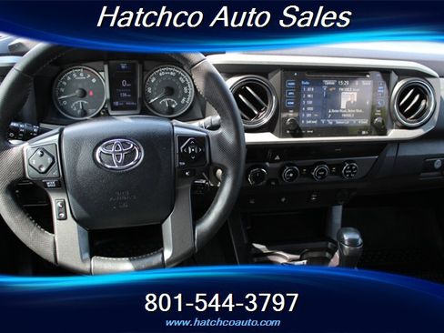 Used 2016 Toyota Tacoma TRD Off-Road w/ Towing Package AWD/4WD image 18