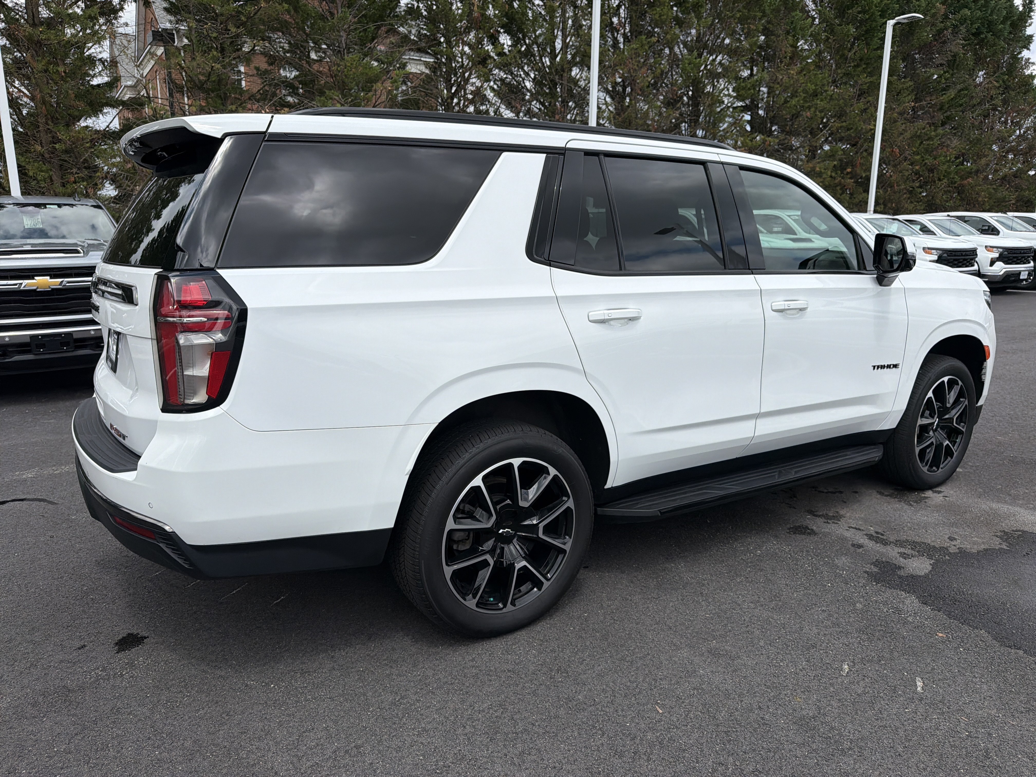 Used 2022 Chevrolet Tahoe RST w/ Luxury Package AWD/4WD image 10