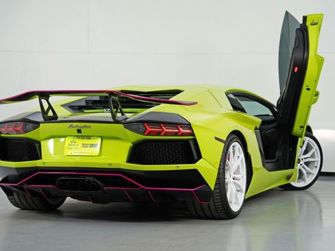 Used 2015 Lamborghini Aventador LP 700-4 image 8