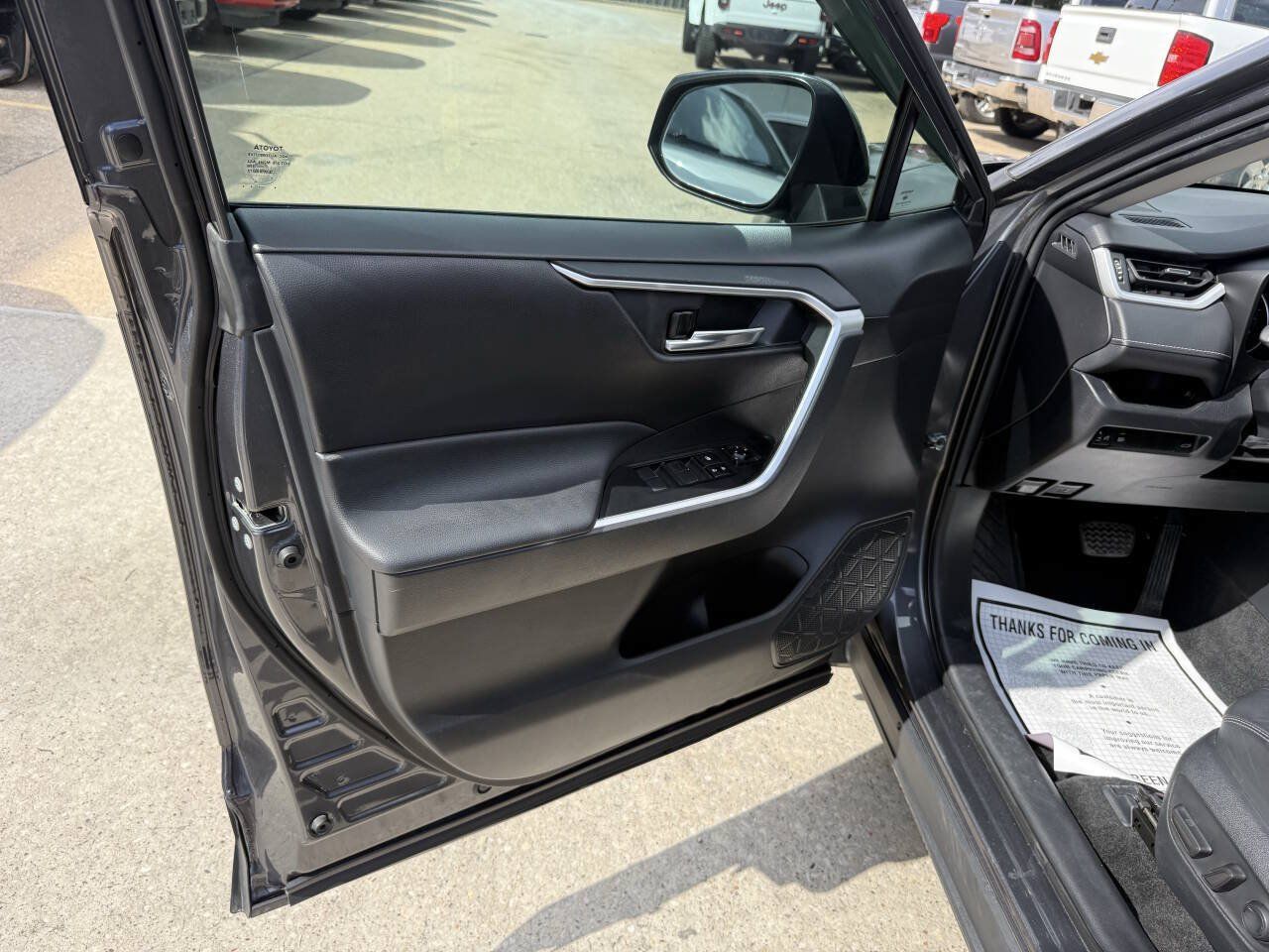 Used 2021 Toyota RAV4 XLE Premium FWD image 8