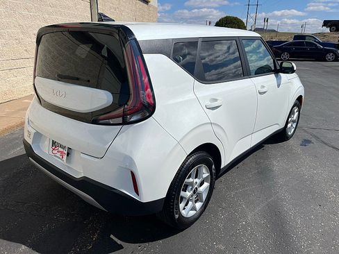 Used 2024 Kia Soul LX w/ Option Group 015 FWD image 8